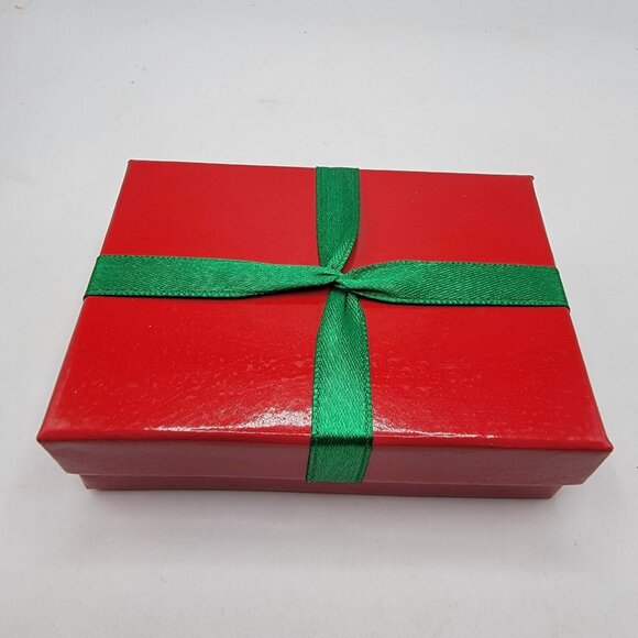 New in Box AVON Festive Interchangeable Pendant Necklace Earrings Gift Set‎ - Picture 3 of 4